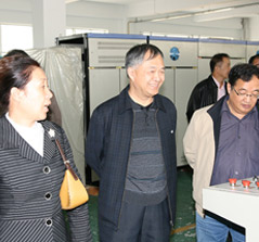 Hua you wang xiaoxiang factory director han jingtao and other experts visited shenyang xinruite electronic control workshop